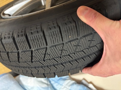 スタッドレスタイヤ　155\65R14 ホイールつき付き
