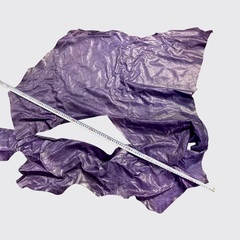 イタリア革2枚と国産革1枚など大きめの革３種類の画像