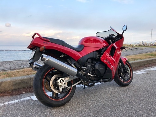 【取引決定】
トライアンフ  デイトナ900