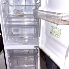 (運搬費込)(即日、深夜ok)SHARP 271L 2015年の画像