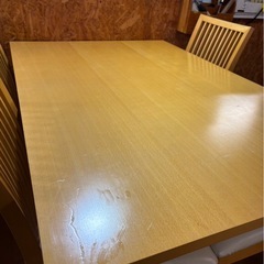 K1005 ４人掛けダイニング 天板キズ有
の画像