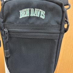 BEN DAYVISショルダーバックの画像