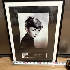 オードリー・ヘプバーン　ポスターの画像