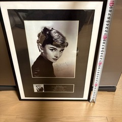 オードリー・ヘプバーン　ポスターの画像