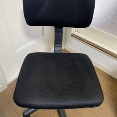 パソコンデスク　& 回転椅子の画像