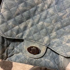 中古未使用品デニムキルティング生地バッグの画像