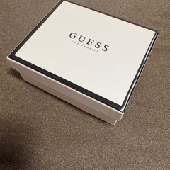 GUESS ピンク 二つ折り財布の画像