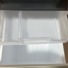 2015年製　三菱ノンフロン 冷凍冷蔵庫 MR-P15ZY-B  146Lの画像