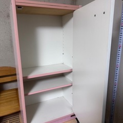 カラーボックス、扉付きの画像