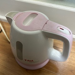 家電3点セット（電気ケトル、たこ焼き器、ホットサンドメーカー）の画像