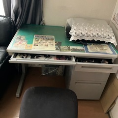 内田洋行　灰色　事務机　デスク　オフィス用の画像