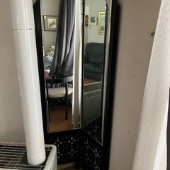 2面折り畳み、全身がうつる鏡の画像