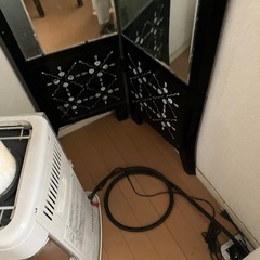 2面折り畳み、全身がうつる鏡の画像