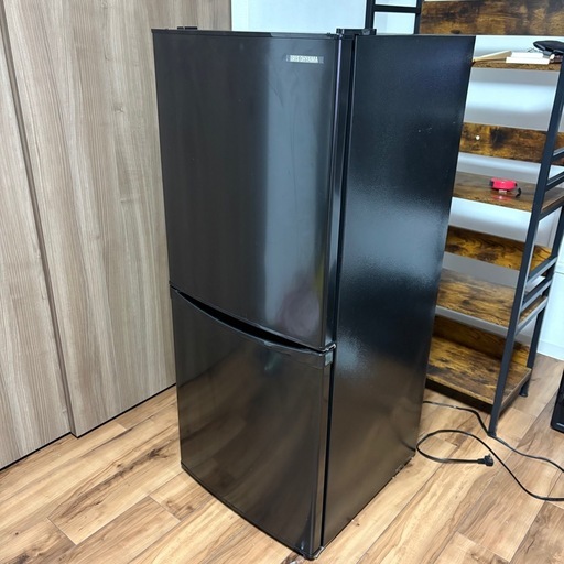 2023年製　美品　アイリスオーヤマ　冷凍冷蔵庫　IRSD-14A-B 黒　ブラック　美品