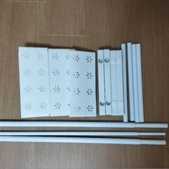 棚、シェルフ（分解可能）白と緑の画像