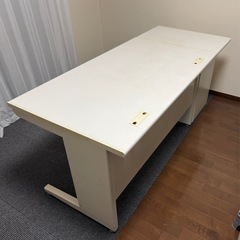 オフィスデスク(事務机)の画像