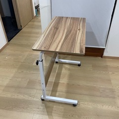 サイドテーブル　高さ調整かのう可能の画像
