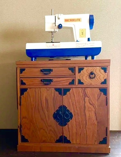 ★【★希少品★MICROELITE（マイクロエリート）】小型の電動ミシンで木製収納箱付き★レトロ★