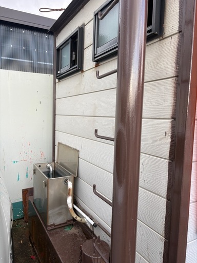 仮設トイレ　鉄骨