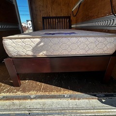 ベッドフレーム マットレスの画像