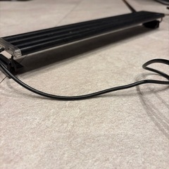水槽用ヒーターとLEDライトの画像