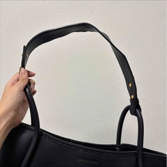 チャールズアンドキース　バッグの画像