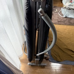 折りたたみ式簡易ベッドの画像