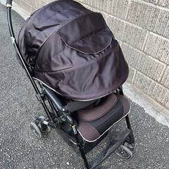 Combi ベビーカーの画像