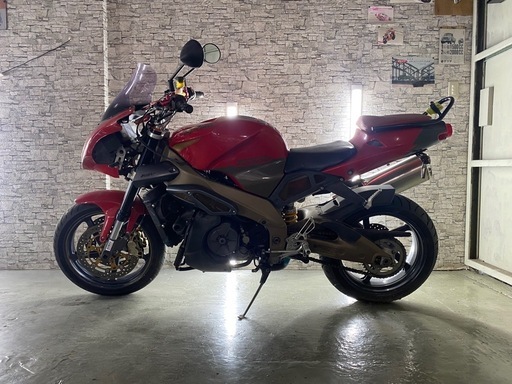 アプリリア Tuono 1000 RSV
