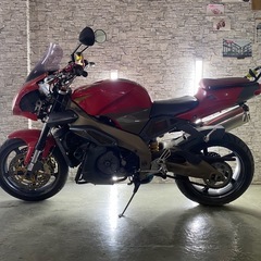 アプリリア Tuono 1000 RSVの画像