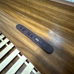 ダブルベッドフレームの画像