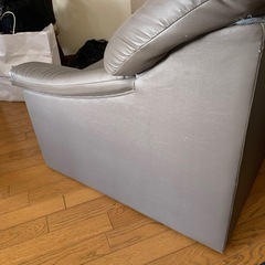 二人掛けソファーの画像
