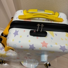 ノリッコ　キャリーケース　子供が乗れるの画像