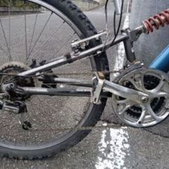 自転車中古国産MTBメタリック紺の画像