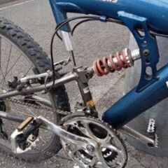 自転車中古国産MTBメタリック紺の画像