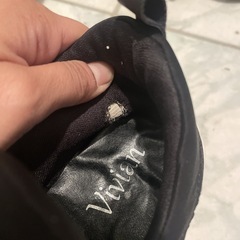 ビジュー付きスニーカーです☺️の画像