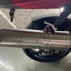 アプリリア Tuono 1000 RSVの画像