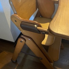 ベビーチェア　ハイチェア　ブラウンの画像