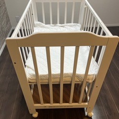 ベビーベッドの画像