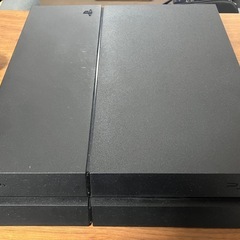 ps4、コントローラーx3、ソフトx2 の画像