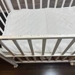 ベビーベッドの画像