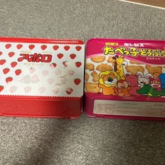 お菓子柄のトランク缶の画像