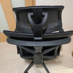 メッシュ オフィスチェア ハイバック ヘッドレスト付きの画像