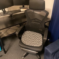 ⚠️11月22日まで　オフィス・ゲーミングデスク、ゲーミングチェア、専用マット三点セットの画像