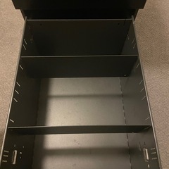 黒いキャビネット収納棚　美品の画像