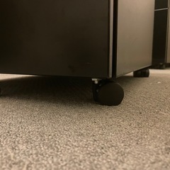 黒いキャビネット収納棚　美品の画像