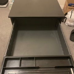 黒いキャビネット収納棚　美品の画像