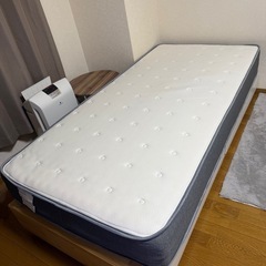 【IKEA大人気商品】MANDAL ベッドフレーム＋マットレスの画像