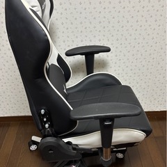ゲーミングチェアの画像
