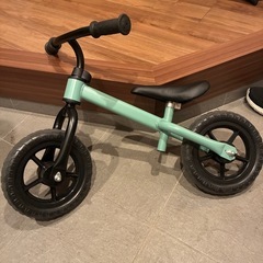 幼児用キックバイクの画像